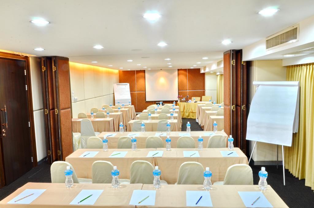 Ziniza The Boutique Service Apartment Bangkok Buitenkant foto
